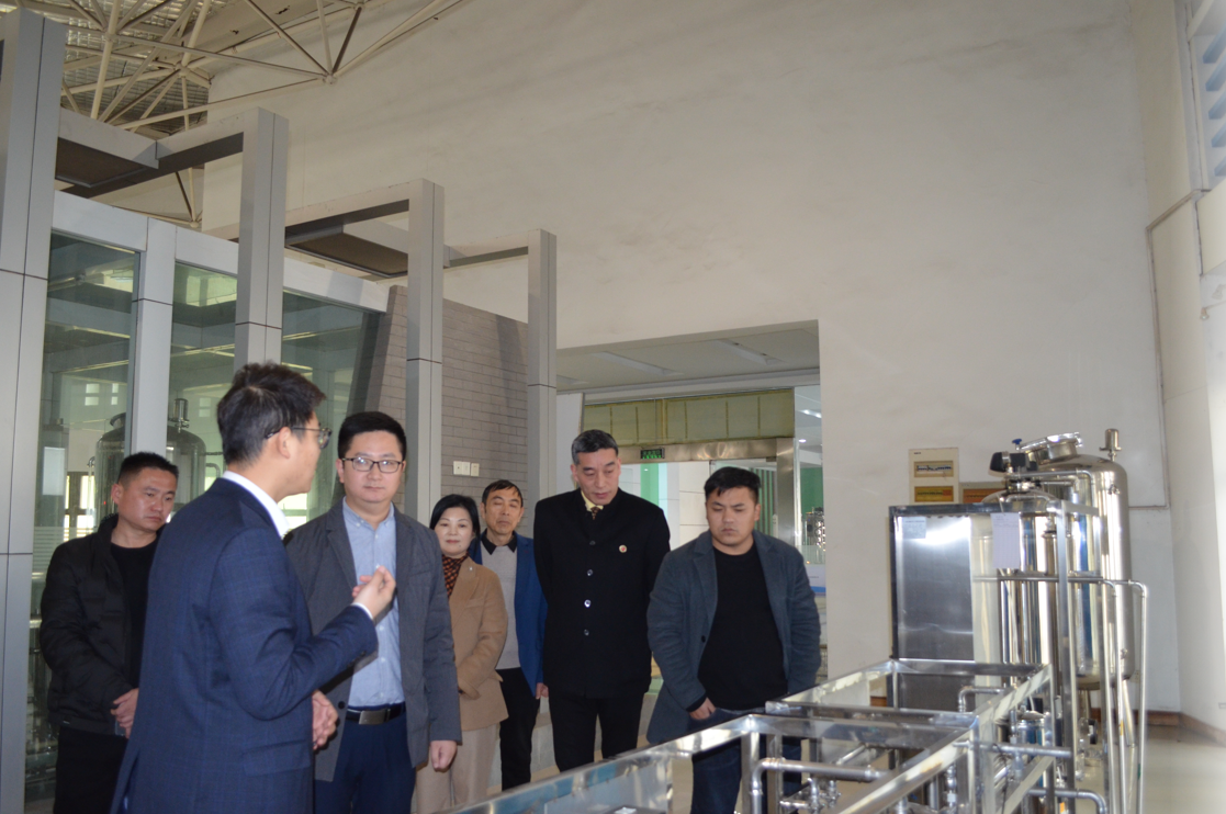 安徽省定远县水务局领导考察南京水杯子